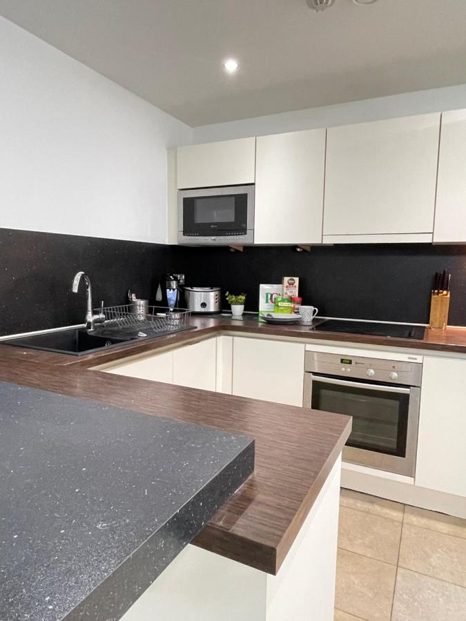 Wharf Inn Premier Apartment Central Manchester - Free Private Parking Exterior photo
